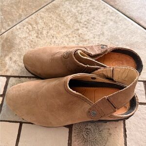 Ariat Tan Leather Mules